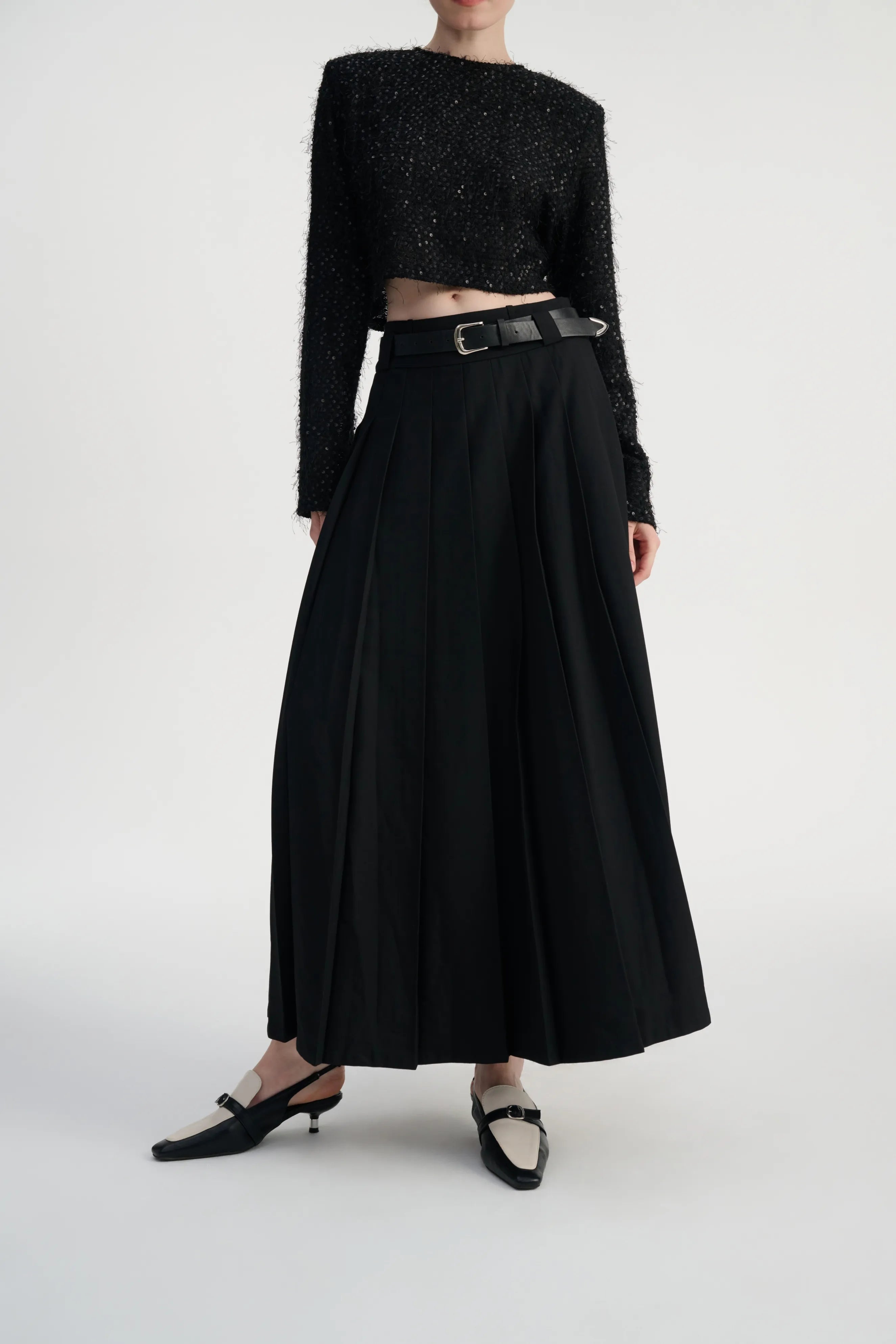 Black pleated midi skirt 48 best sale