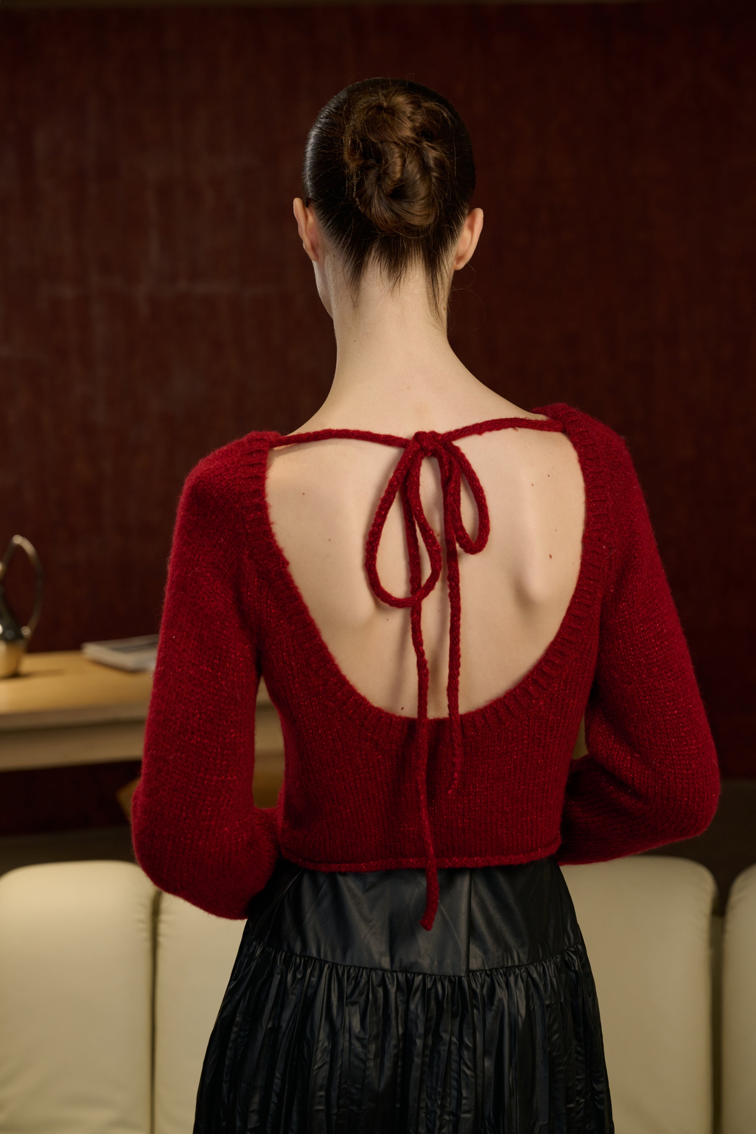 Open back cropped sweater – Ancosti