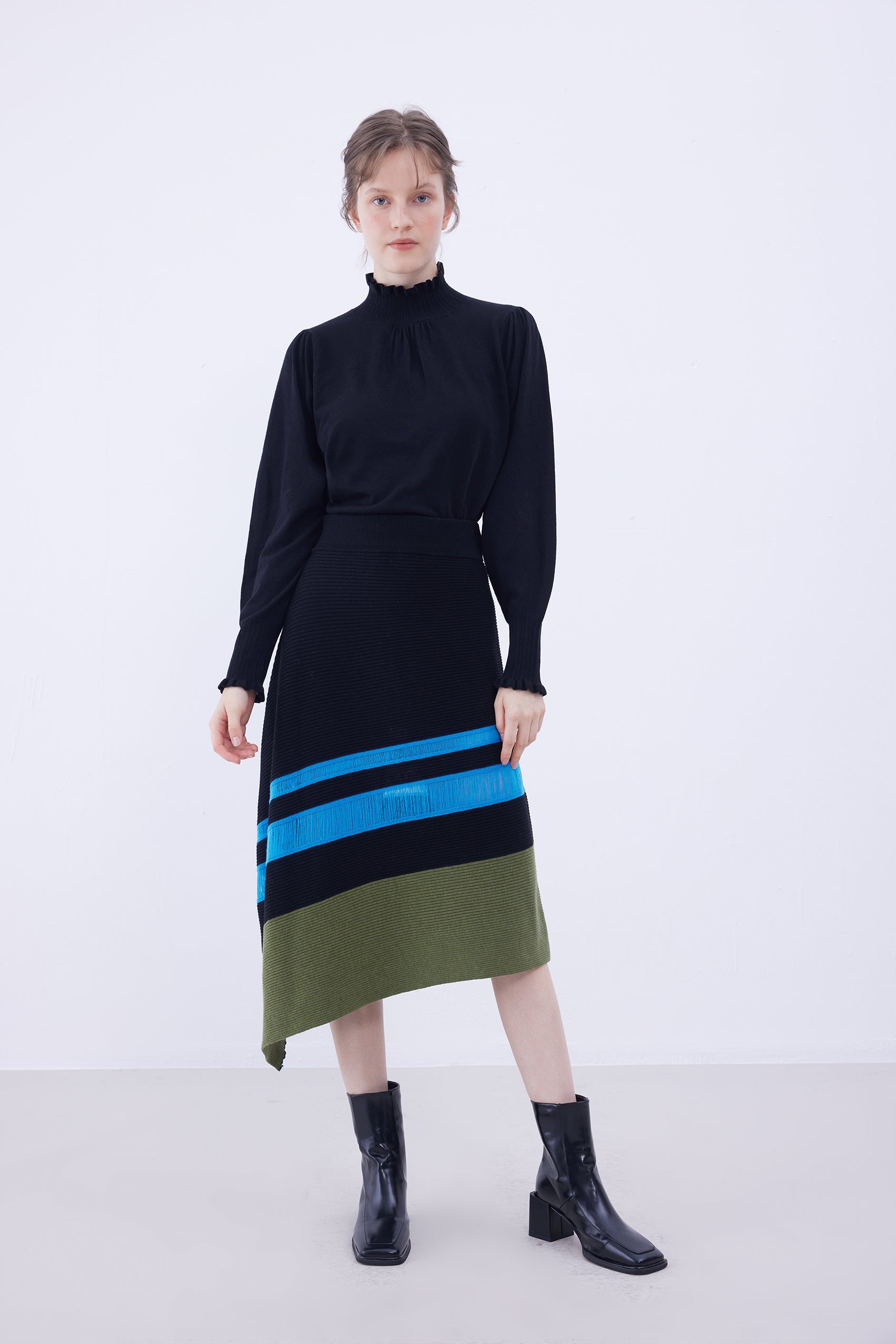 Asymmetrical skirt