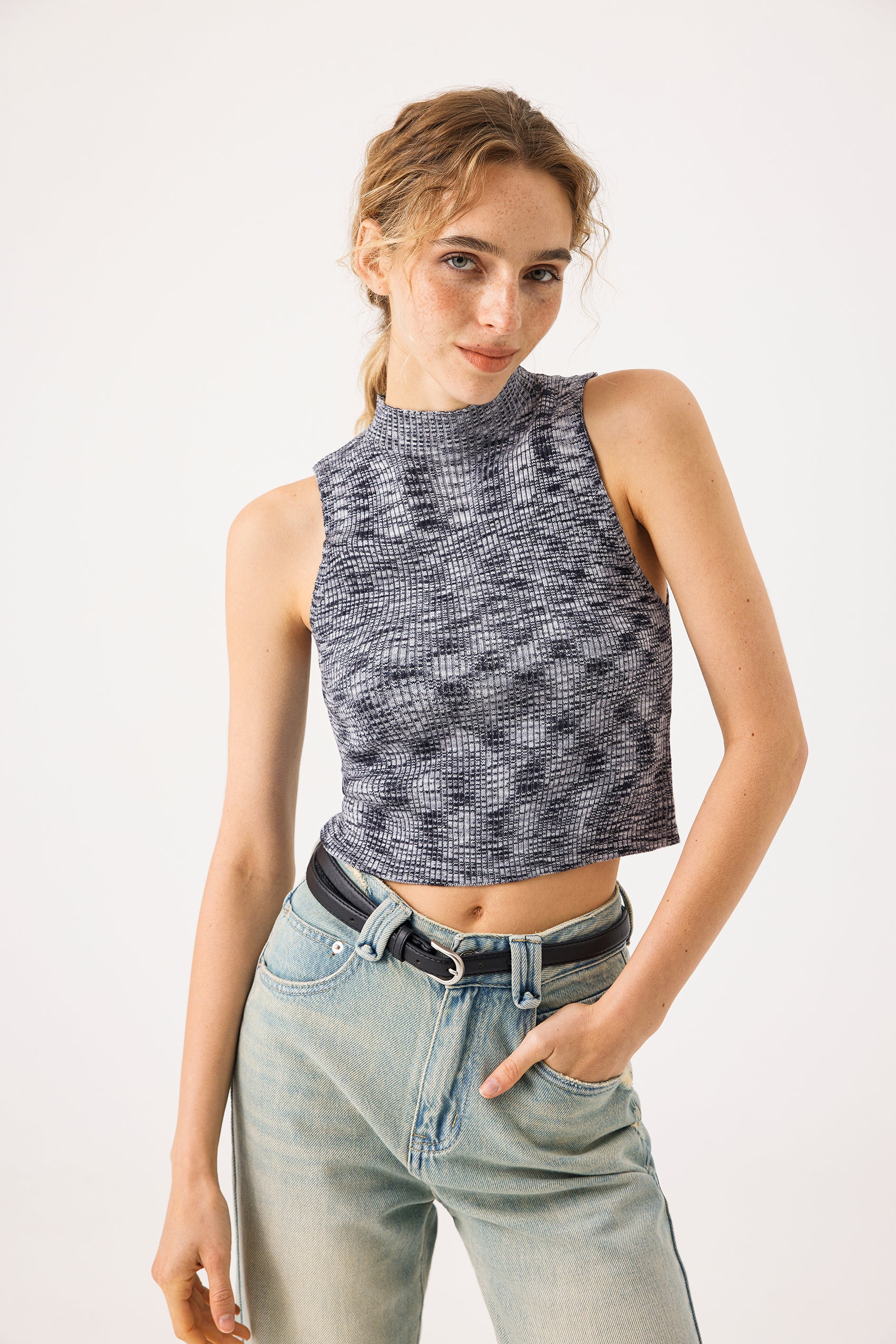 Cropped slim fit tank top