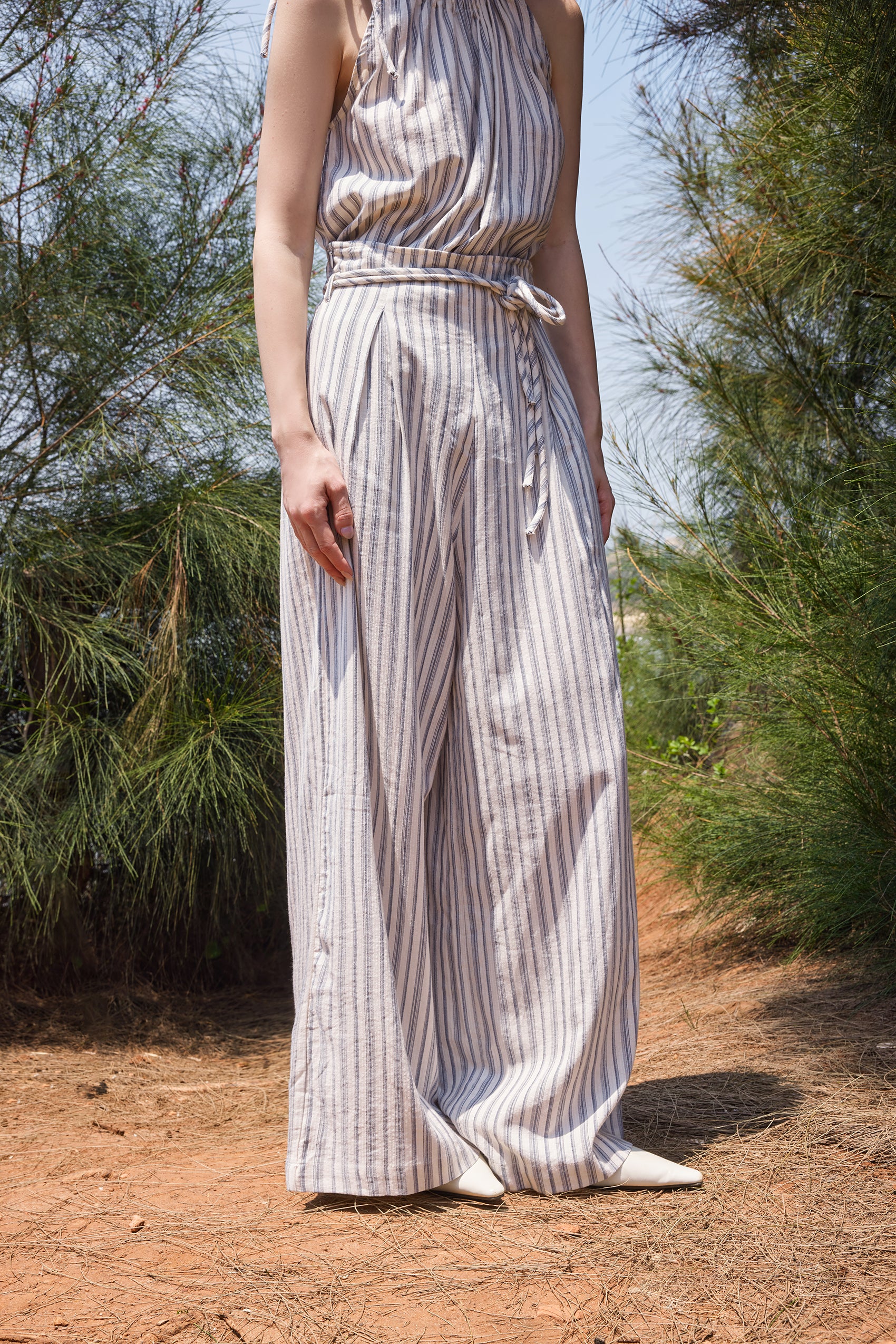 Wide leg striped trousers with a tie