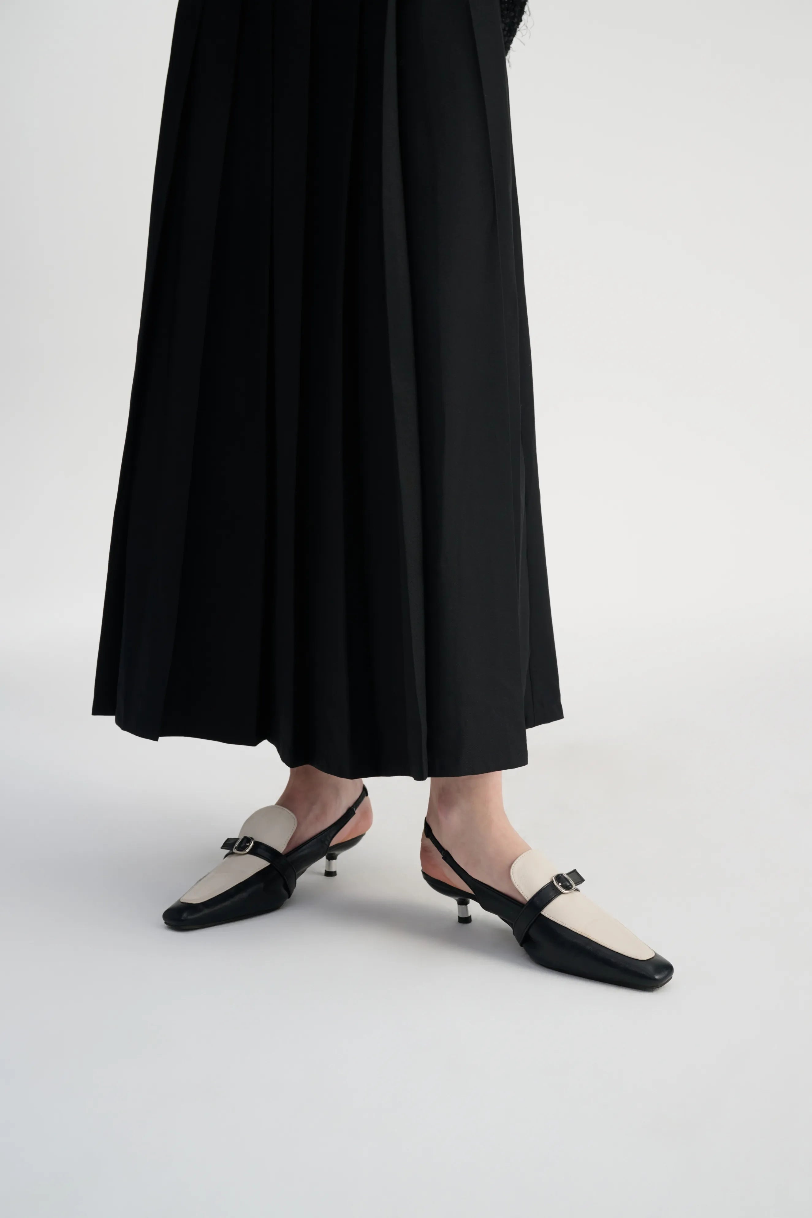 Pleated A-line maxi skirt