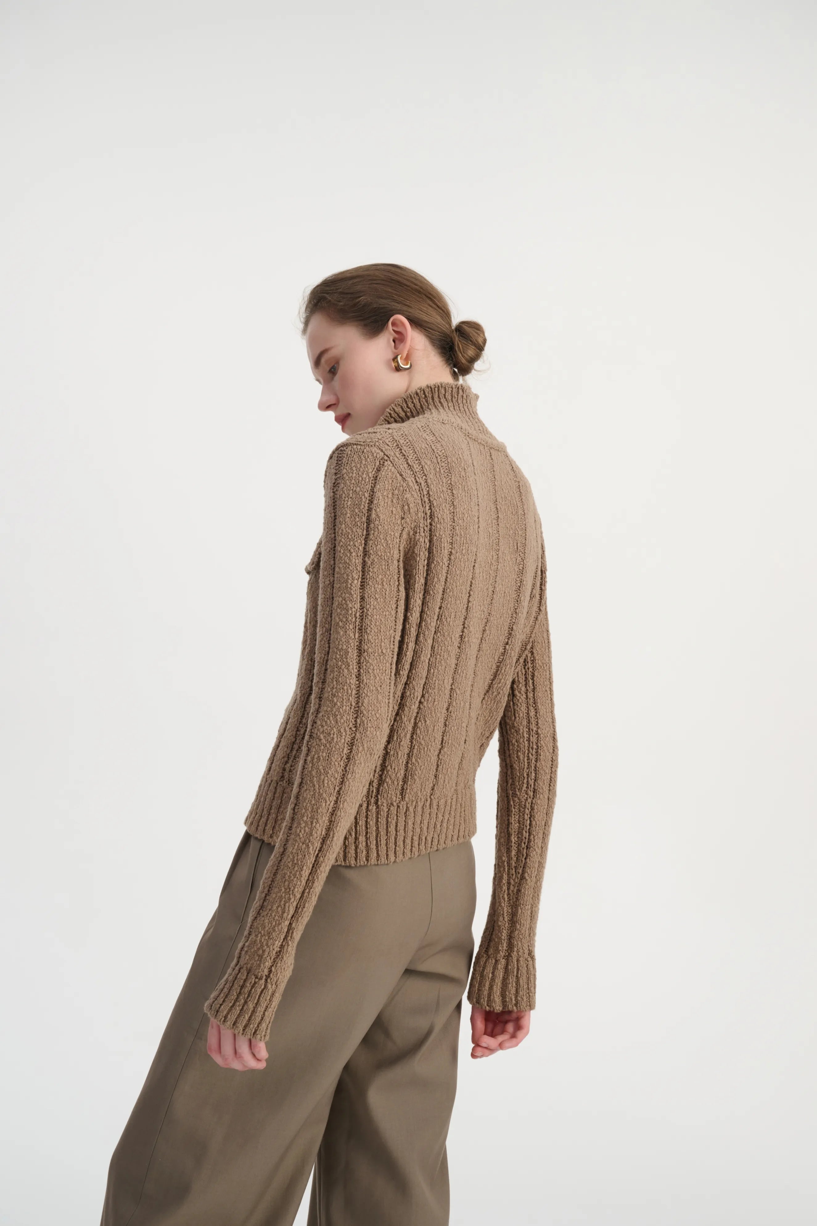 Cardigan mit Kragen und Knöpfen