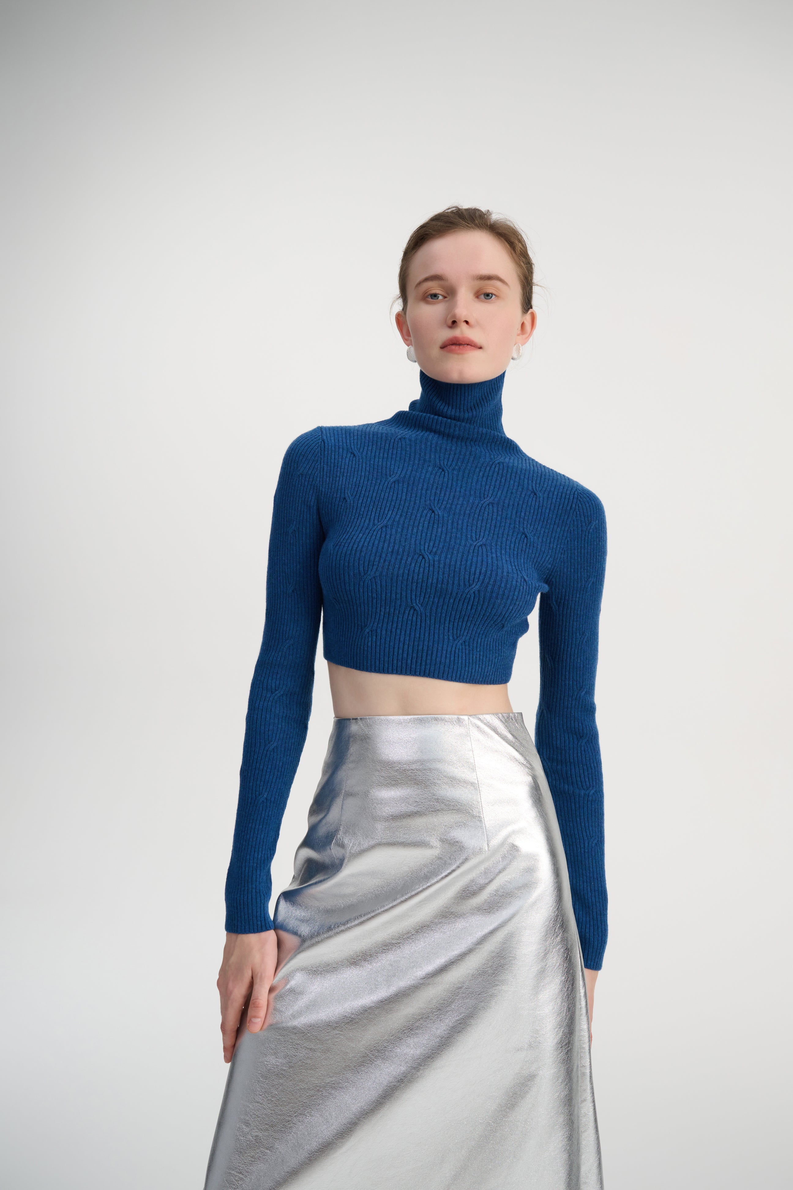 Slim fit cropped turtleneck