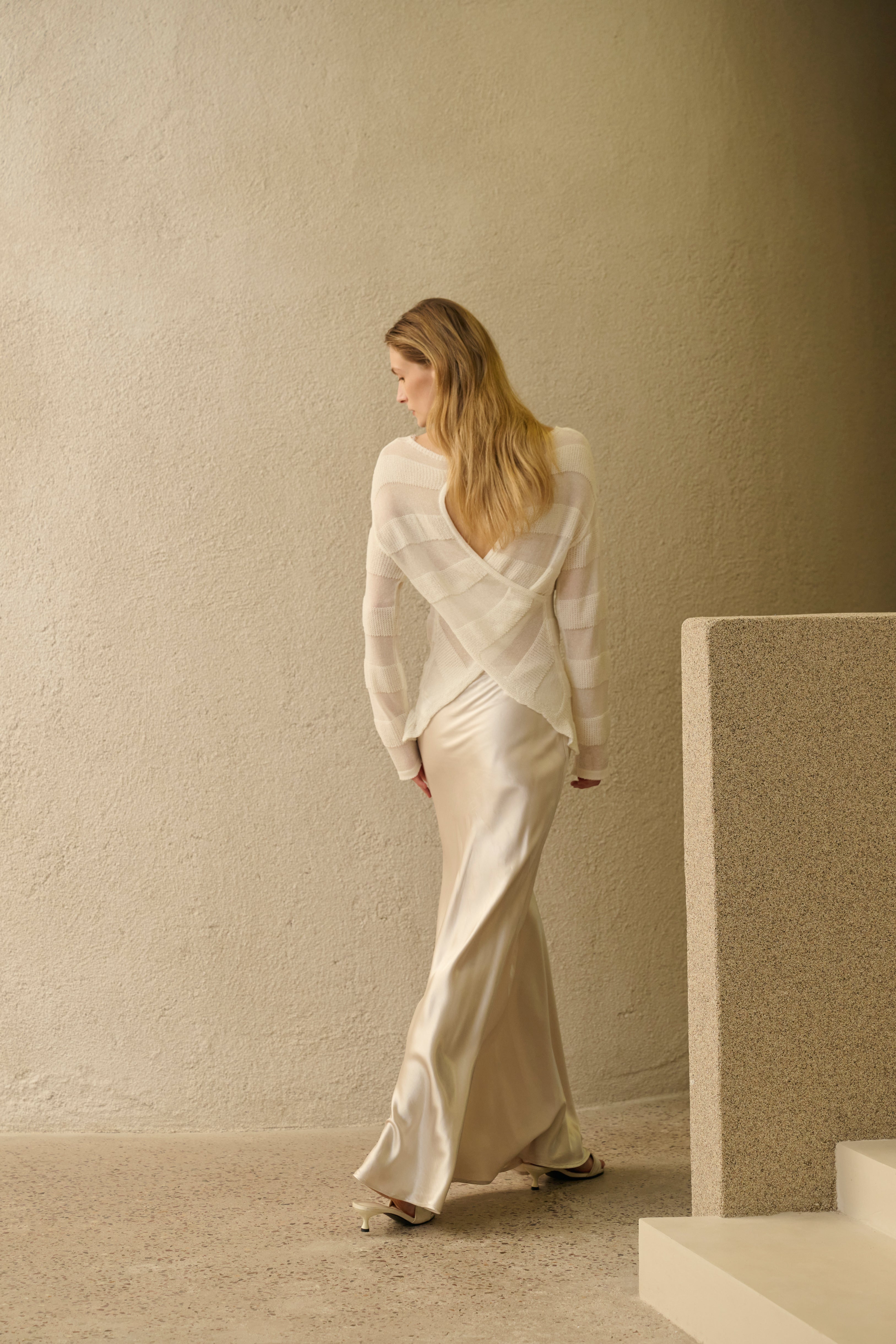 Airy crossback sweater