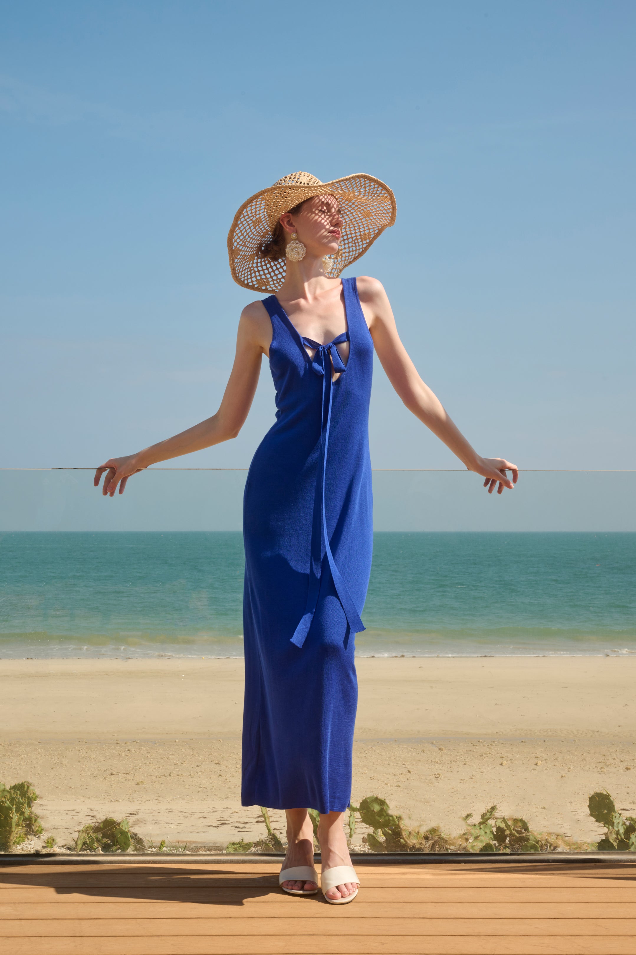 Back-front reversible dress