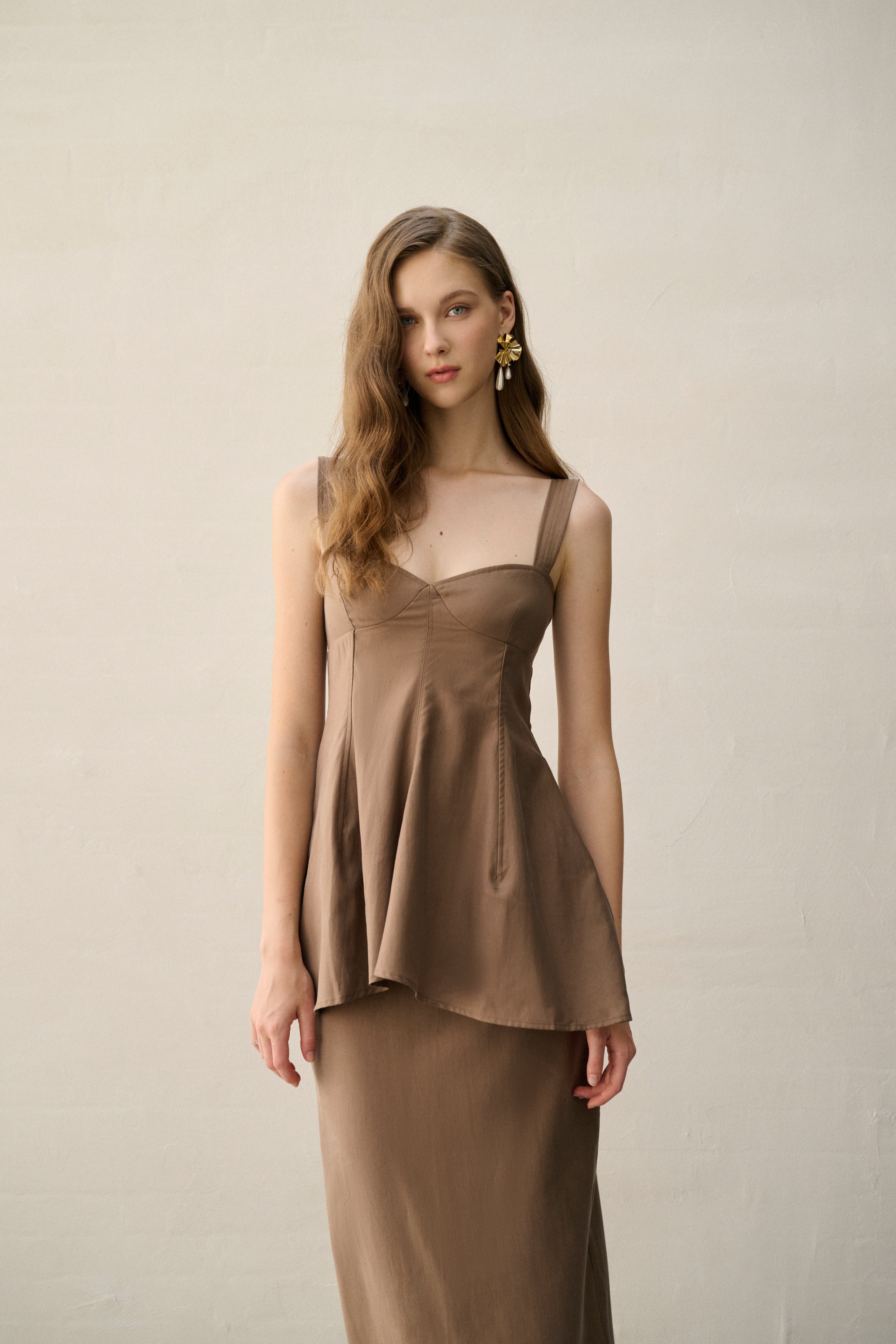 Flounce hem top