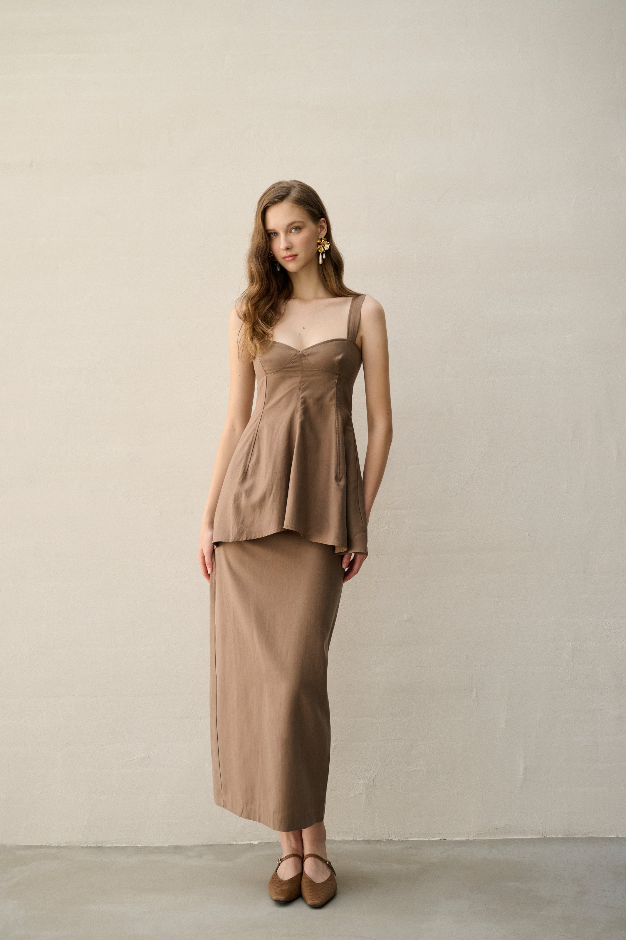 Flounce hem top