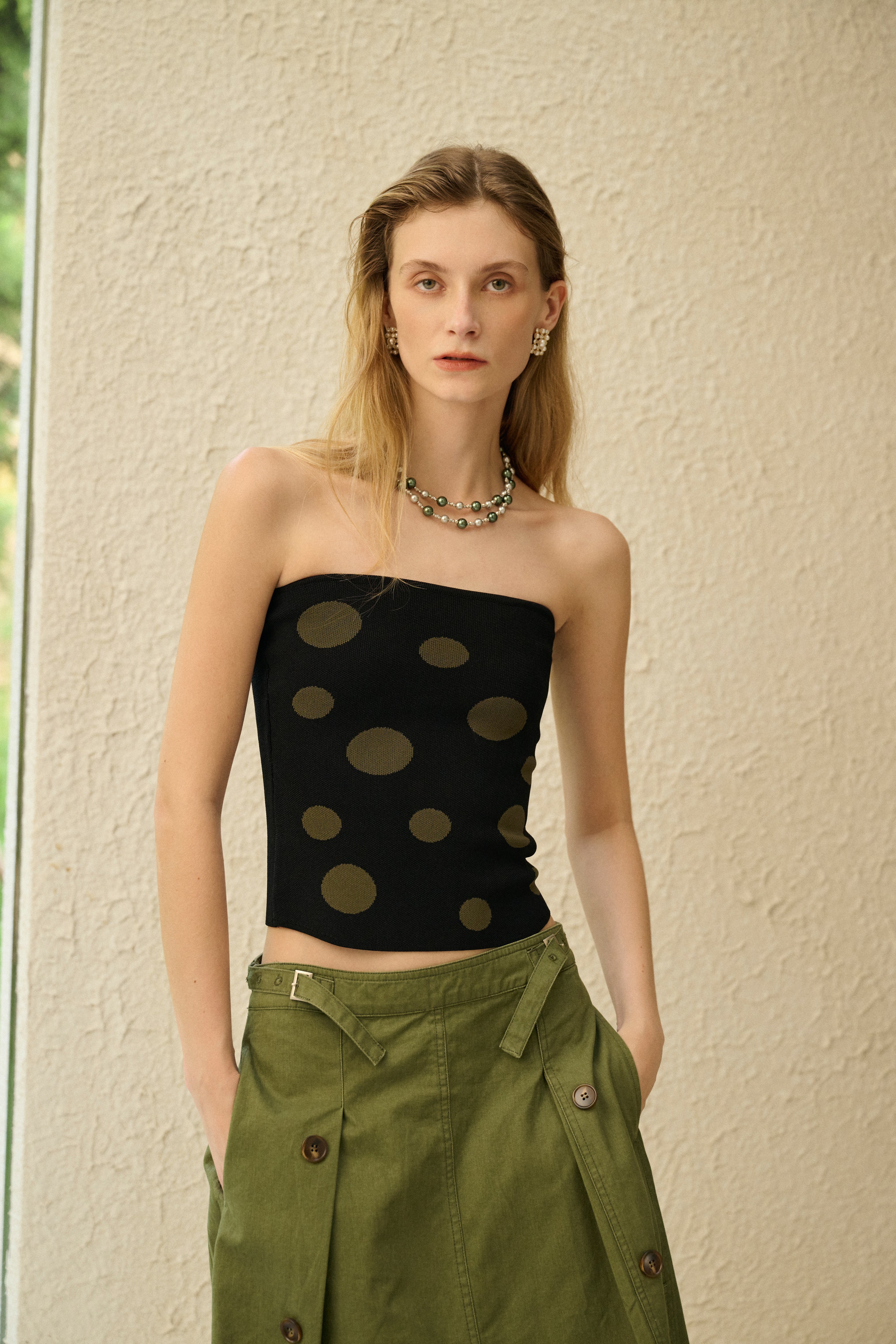 Irregular dots knit tube