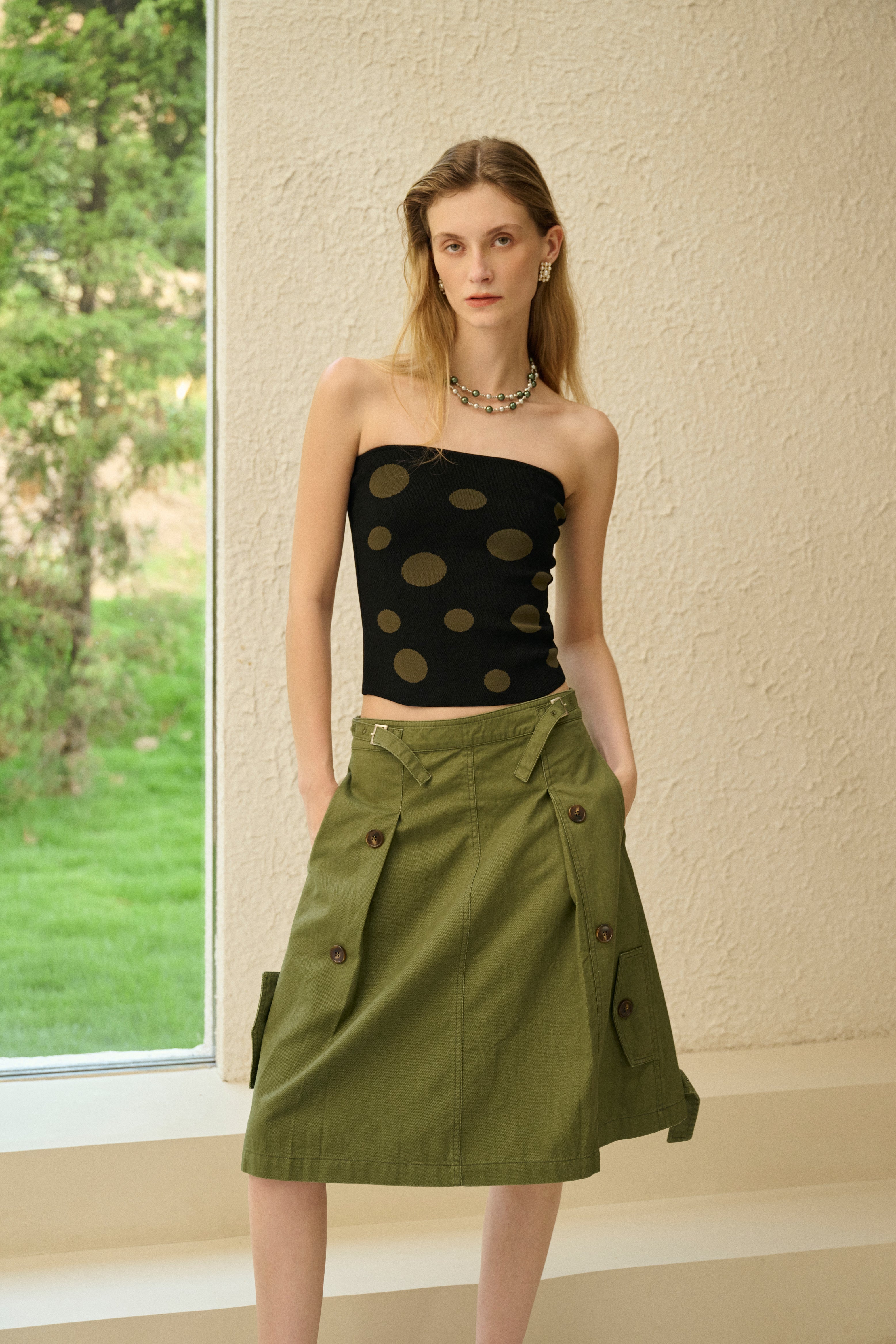 Irregular dots knit tube