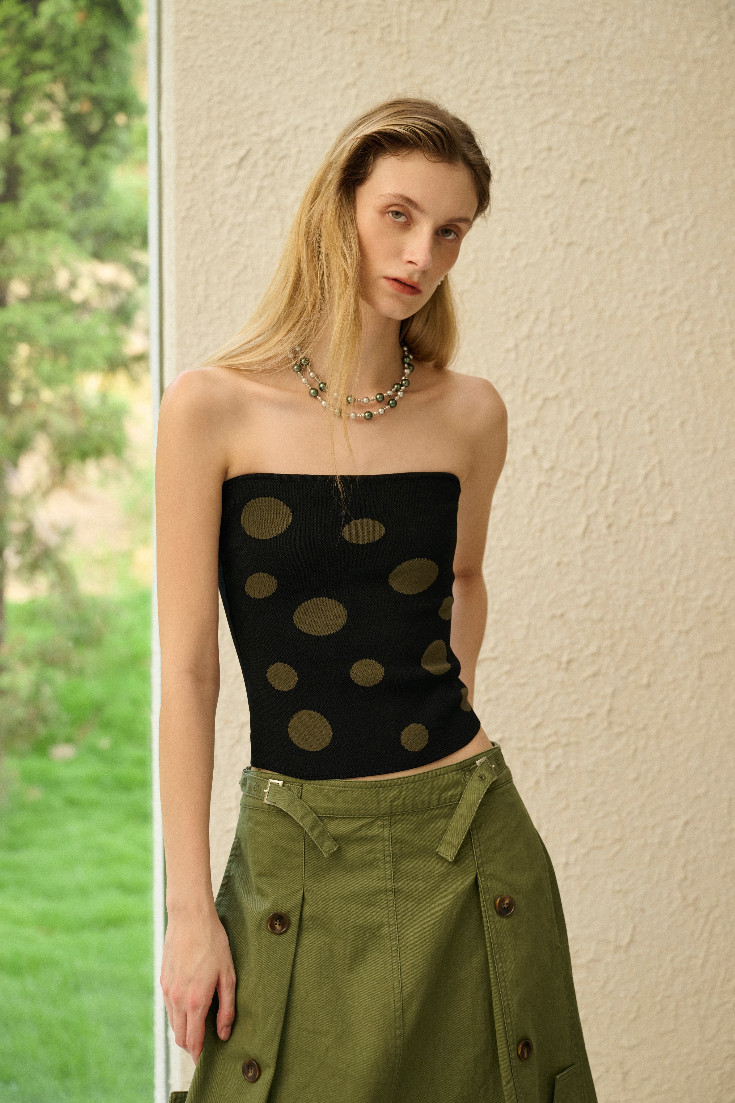 Irregular dots knit tube