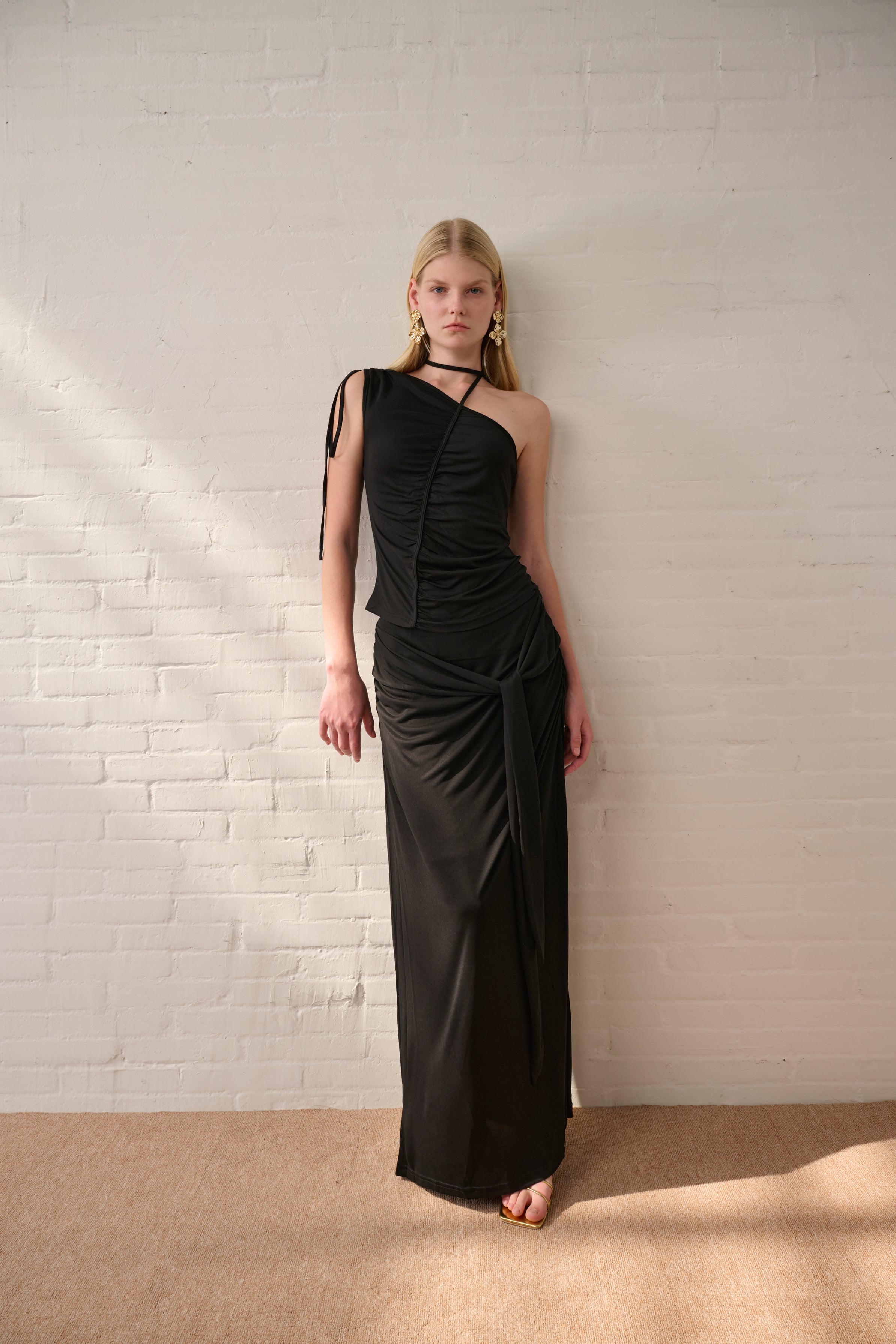 Lightweight one shoulder top & maxi skirt
