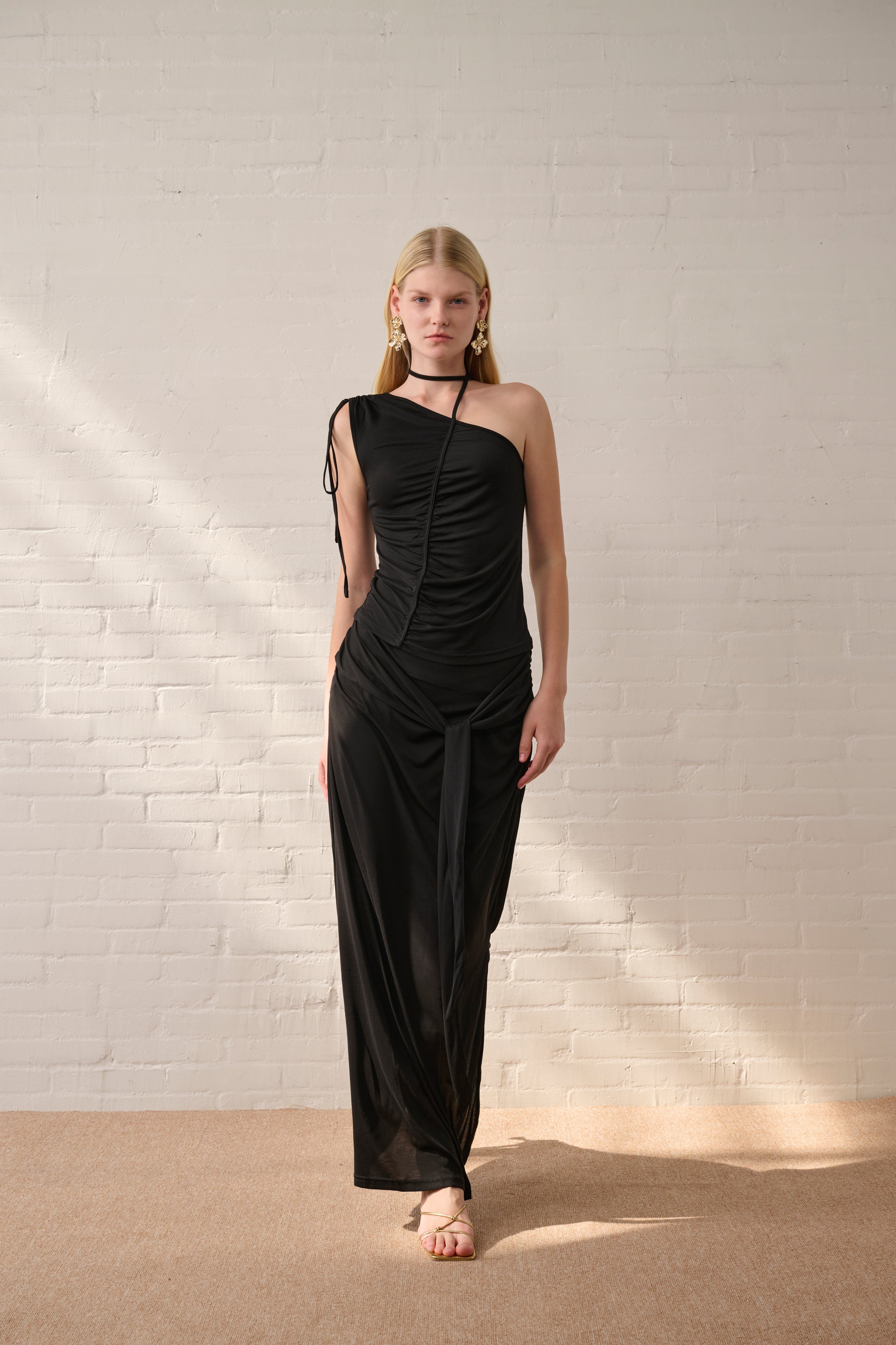 Lightweight one shoulder top & maxi skirt