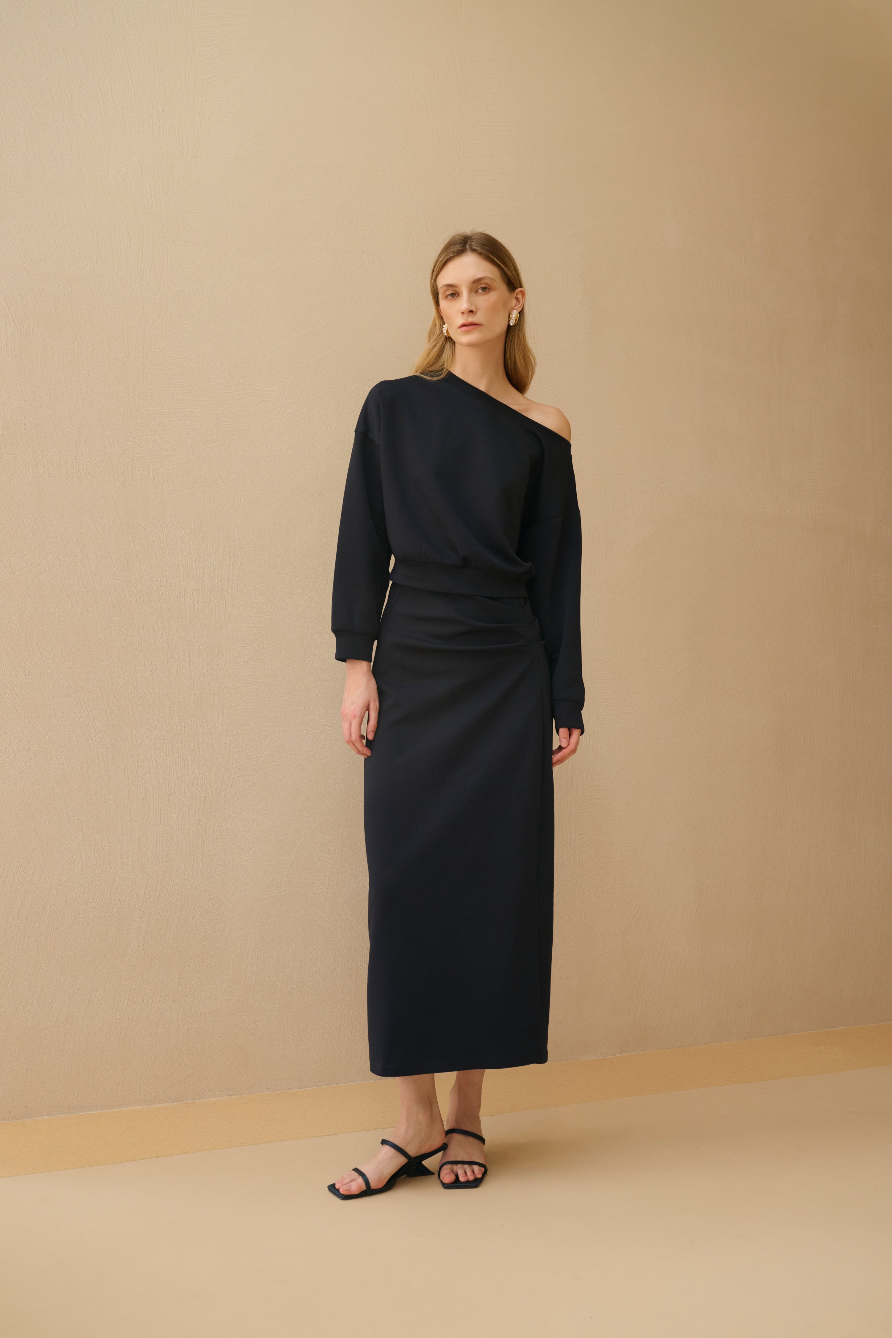 One-shoulder sweatshirt & skirt