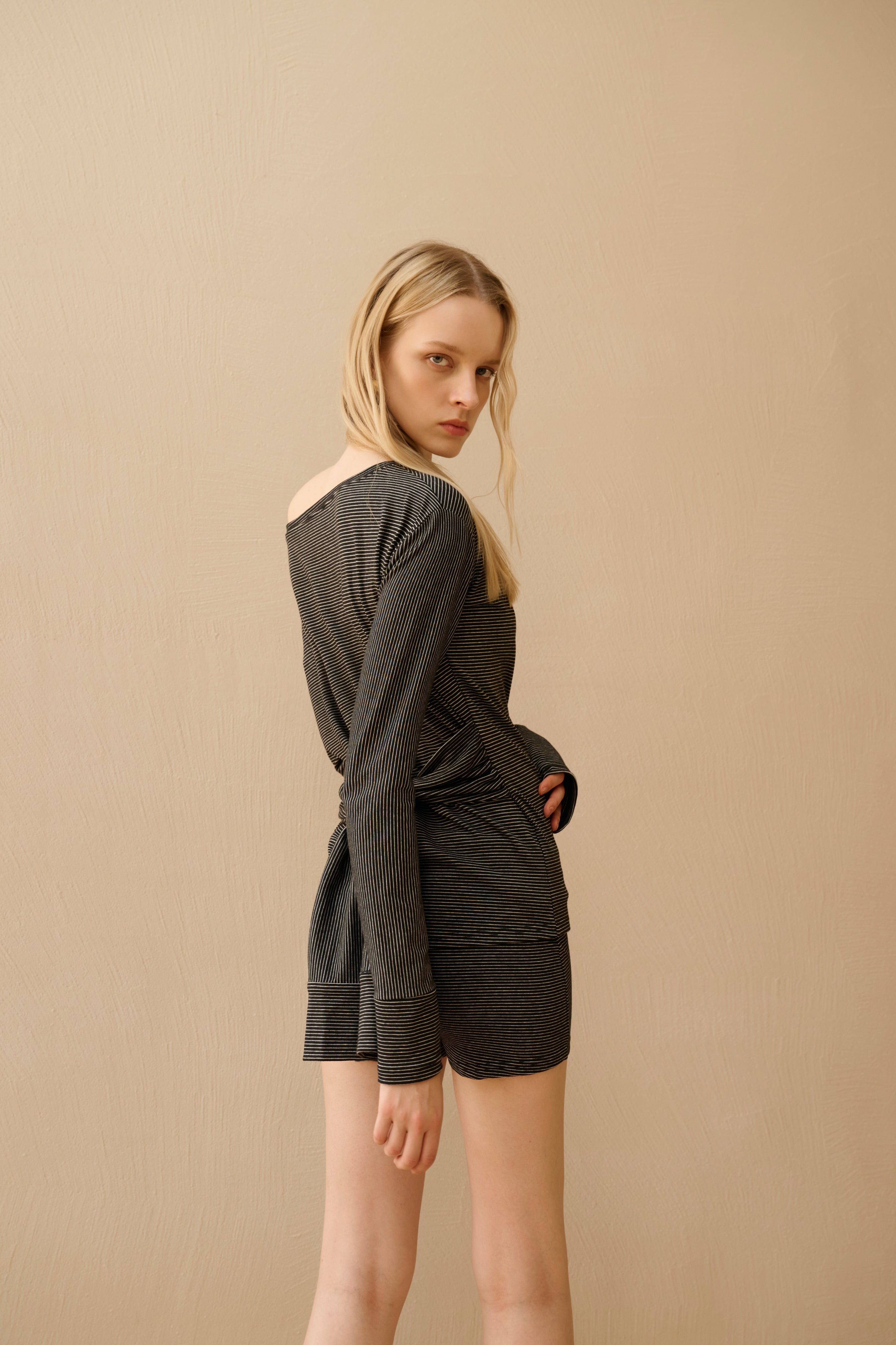 One shoulder striped set