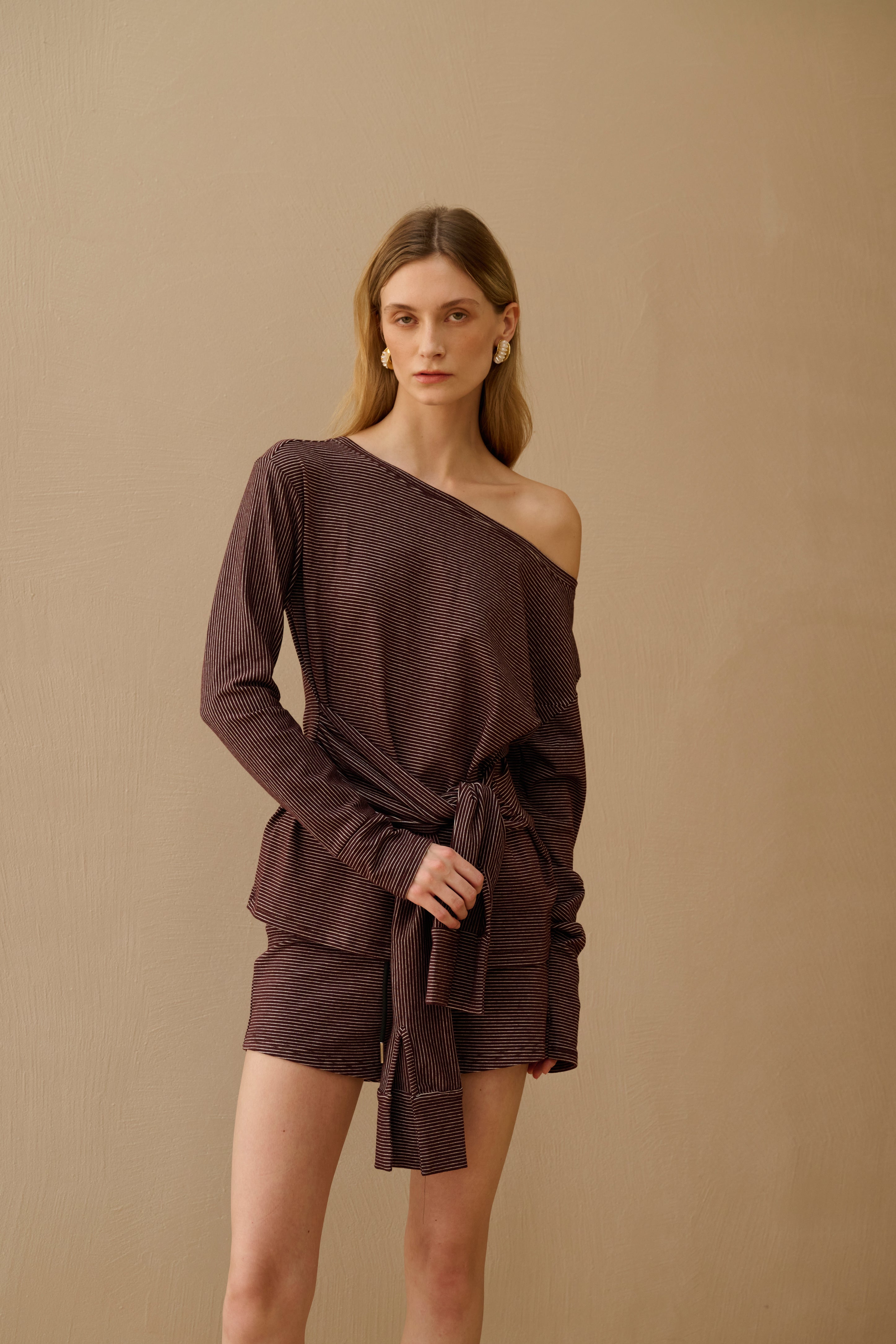 One shoulder striped set