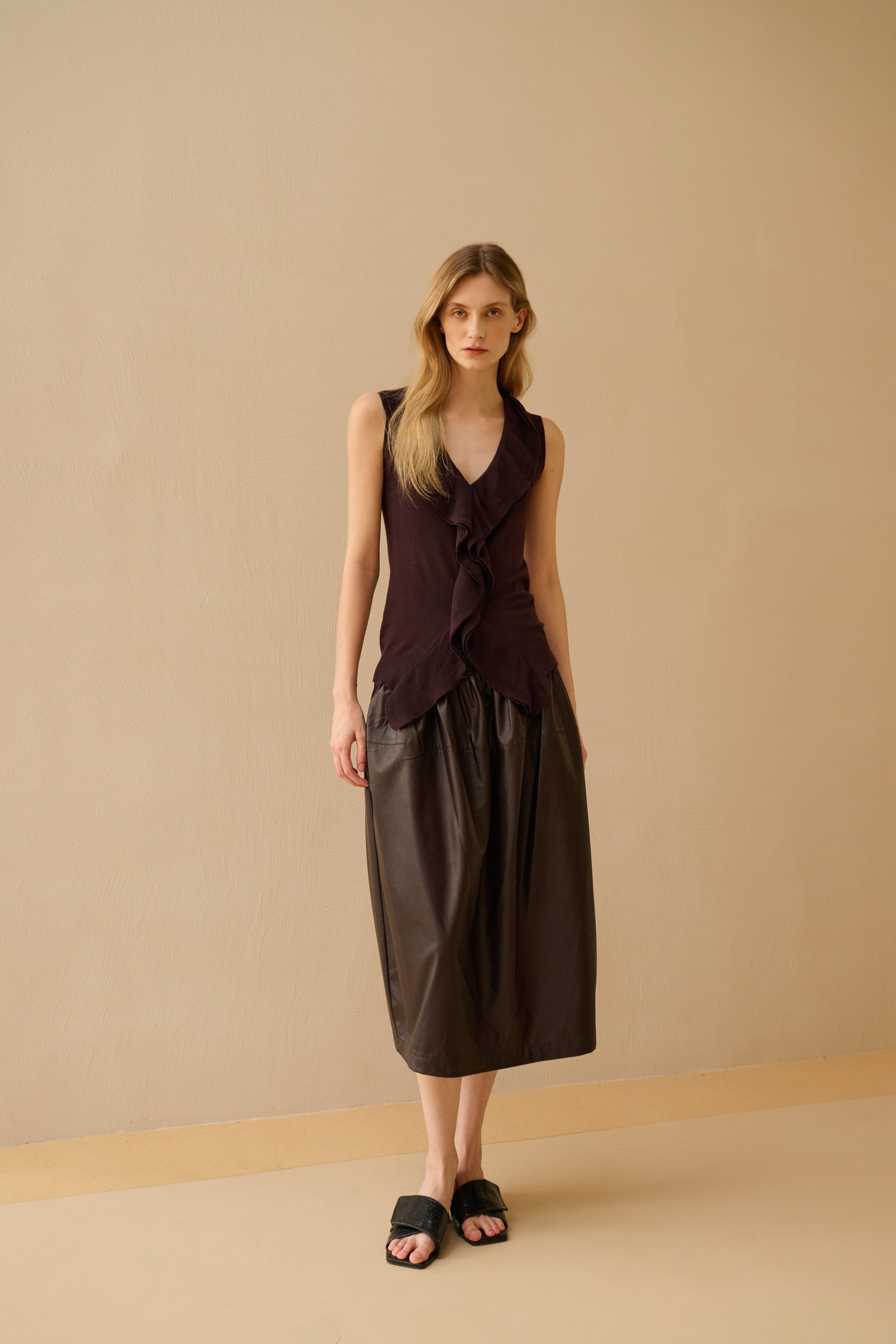 Ruffle V neck sleeveless top