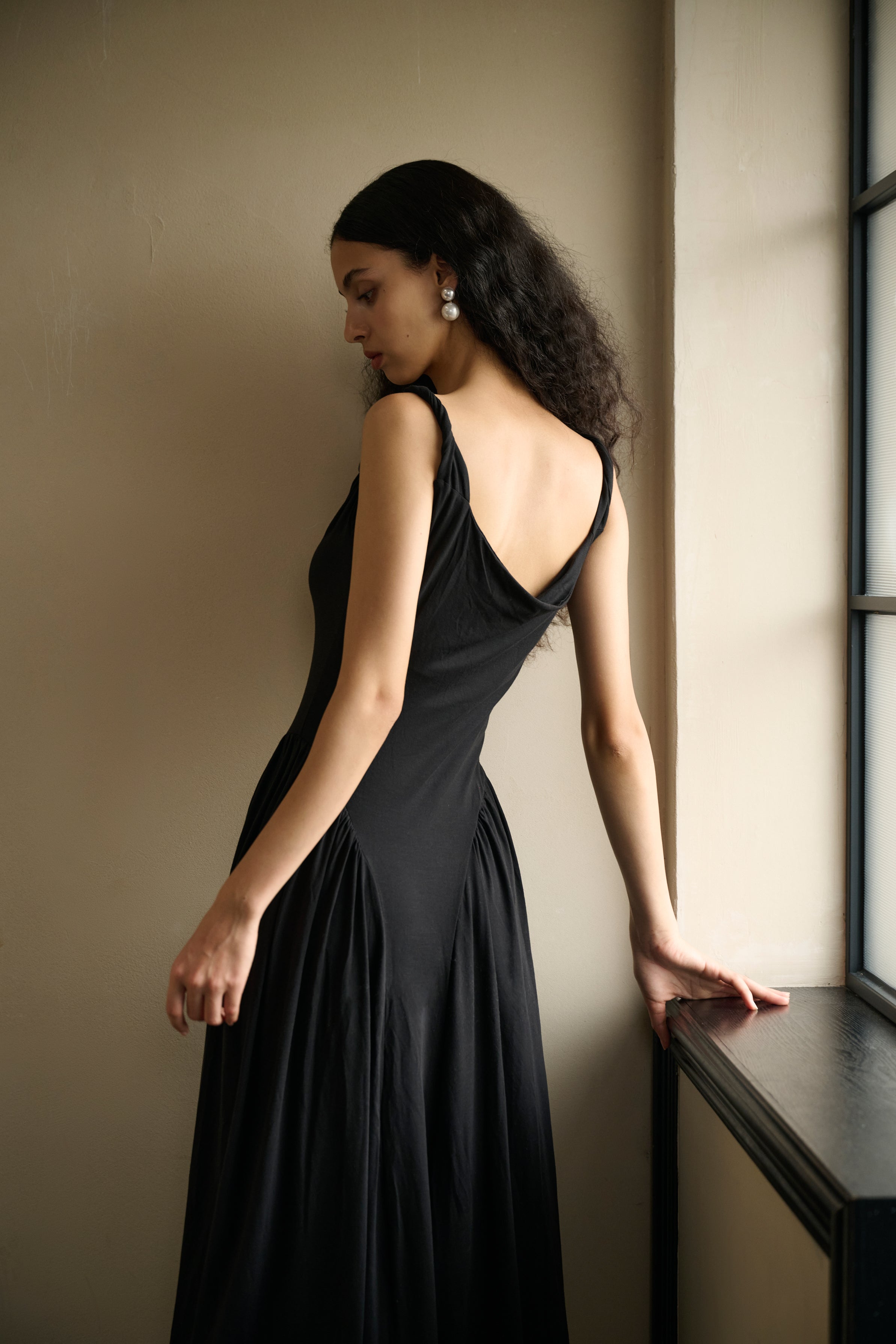 Scoop neck sleeveless dress – Ancosti Scoop neck sleeveless dress – Ancosti