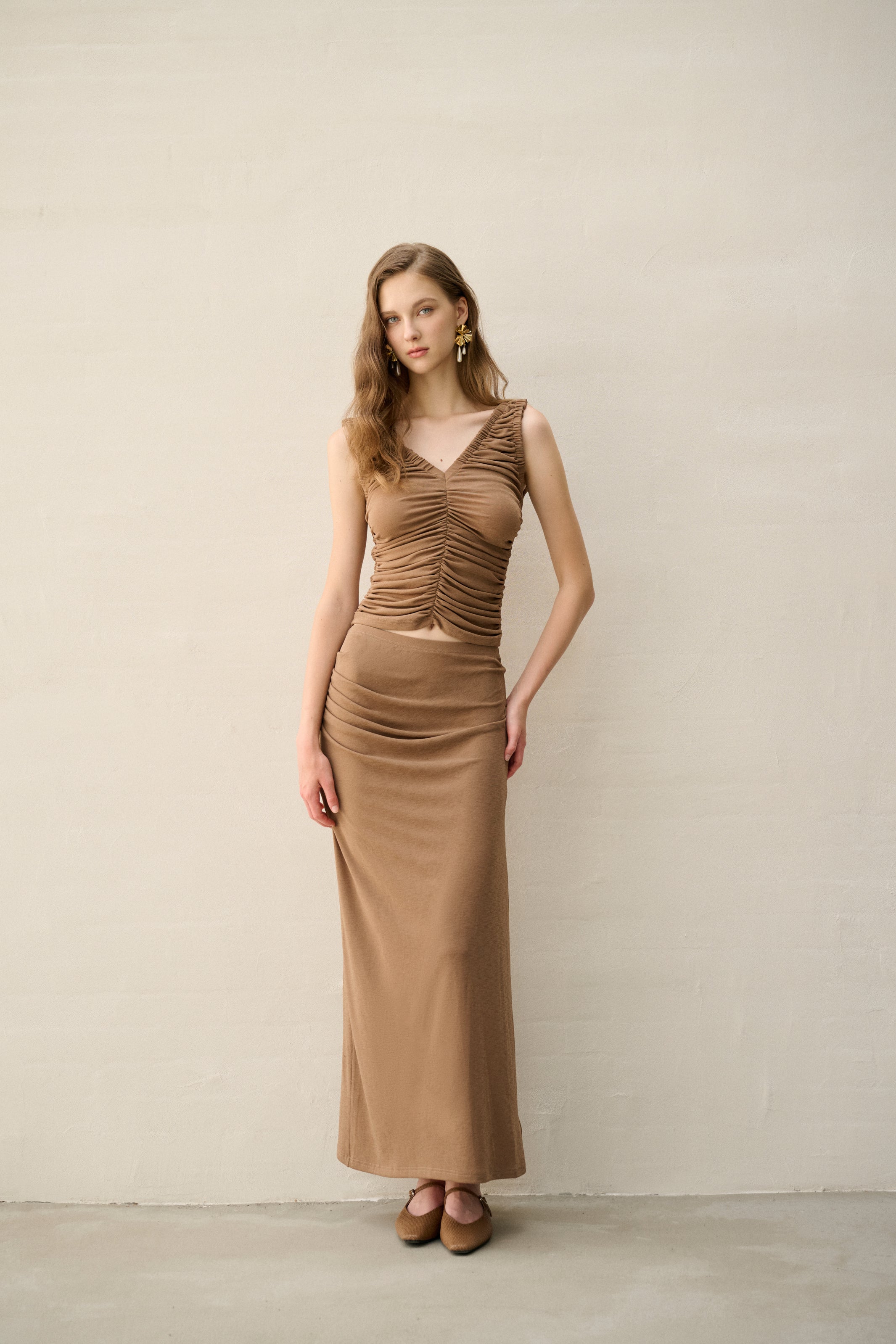 Sleeveless ruched knit set