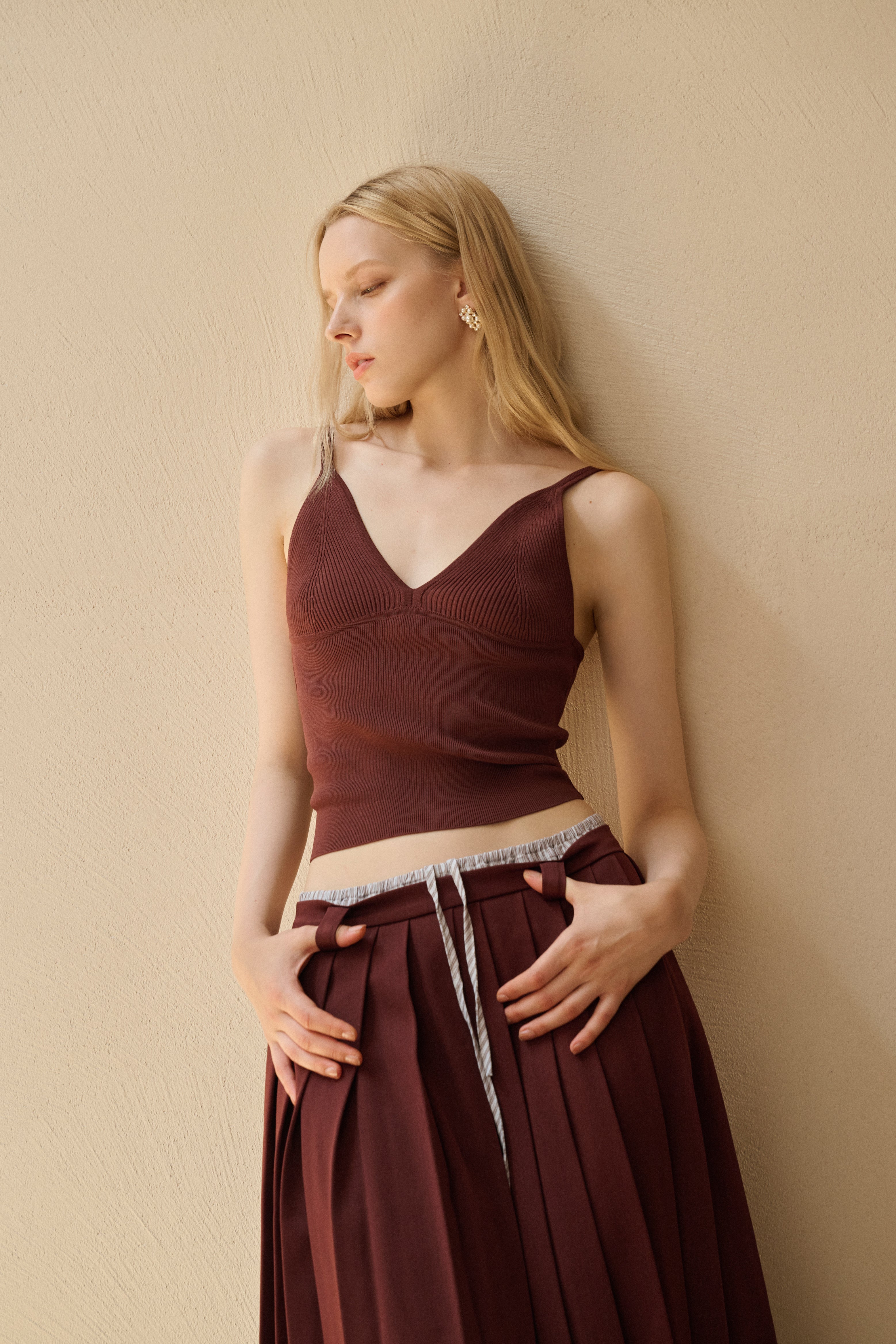 Slim fit v neck tank