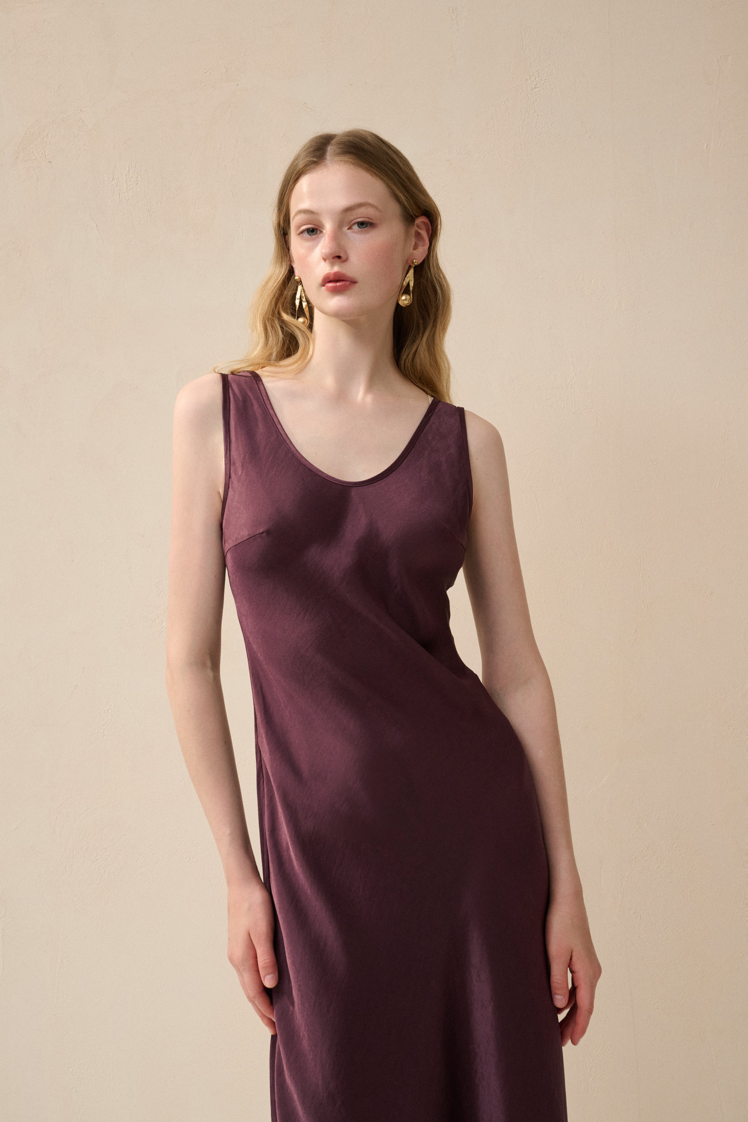 V-neck slim fit dress