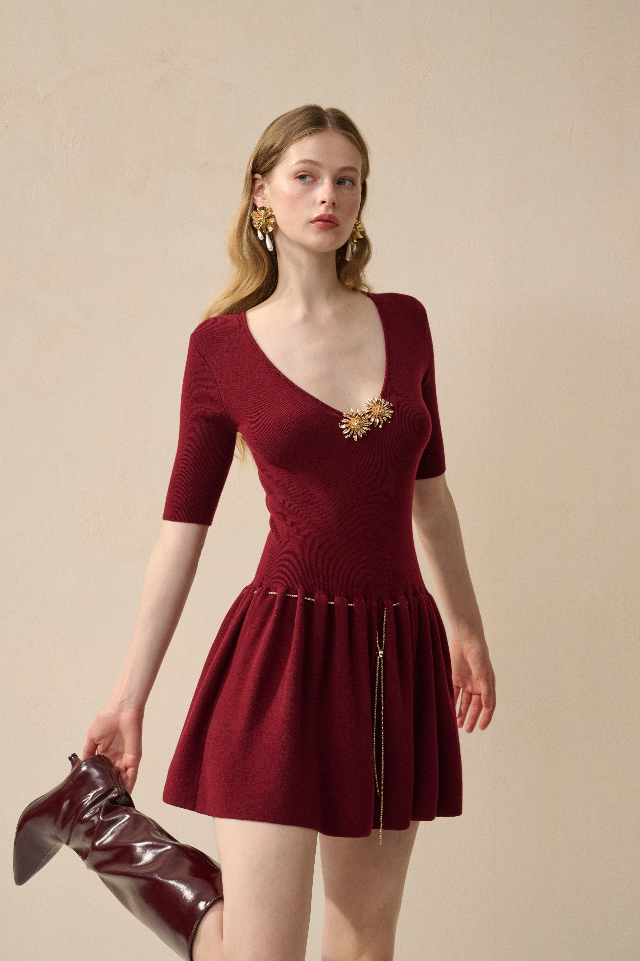 V neck short-sleeve mini dress