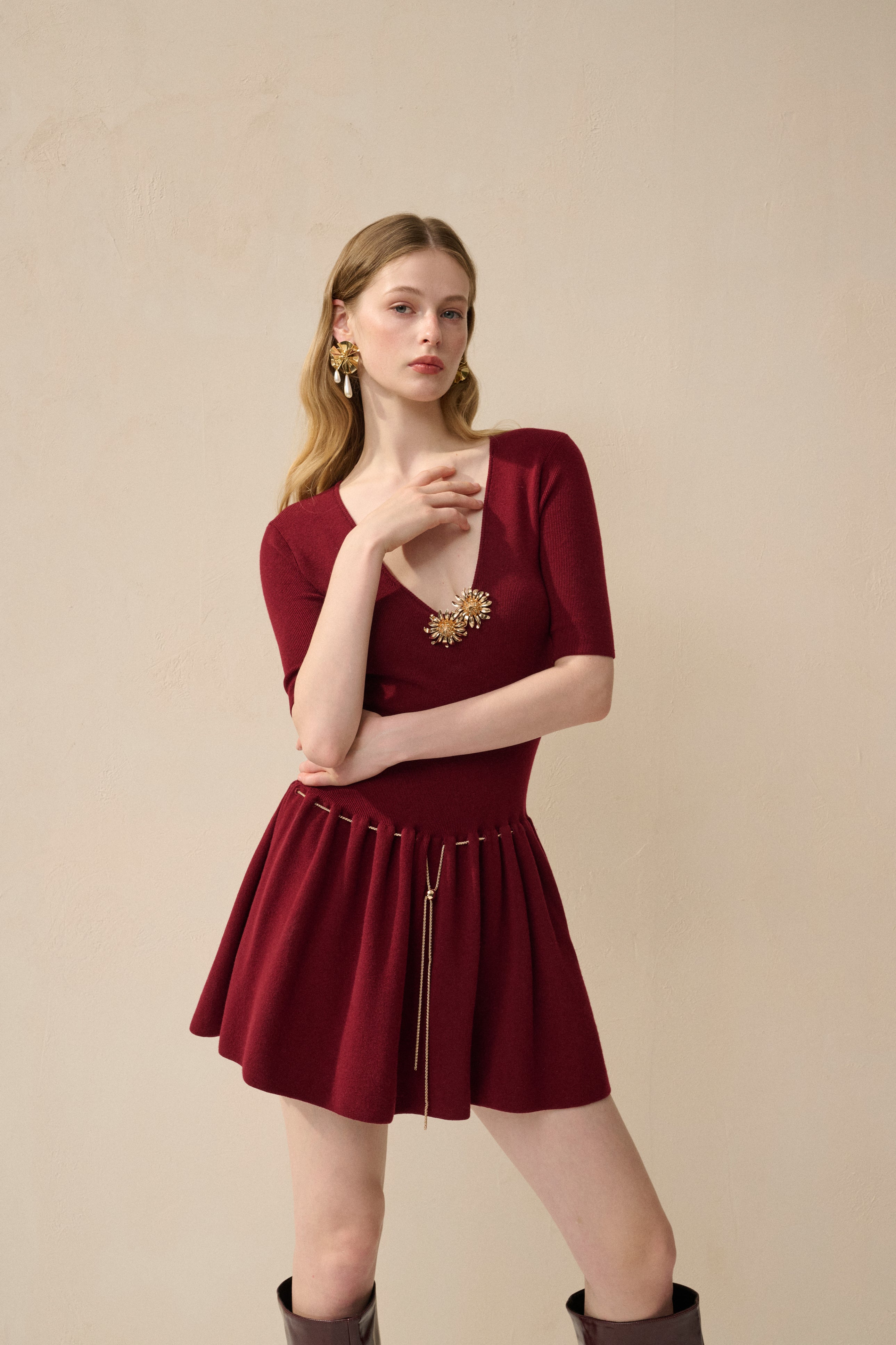 V neck short-sleeve mini dress