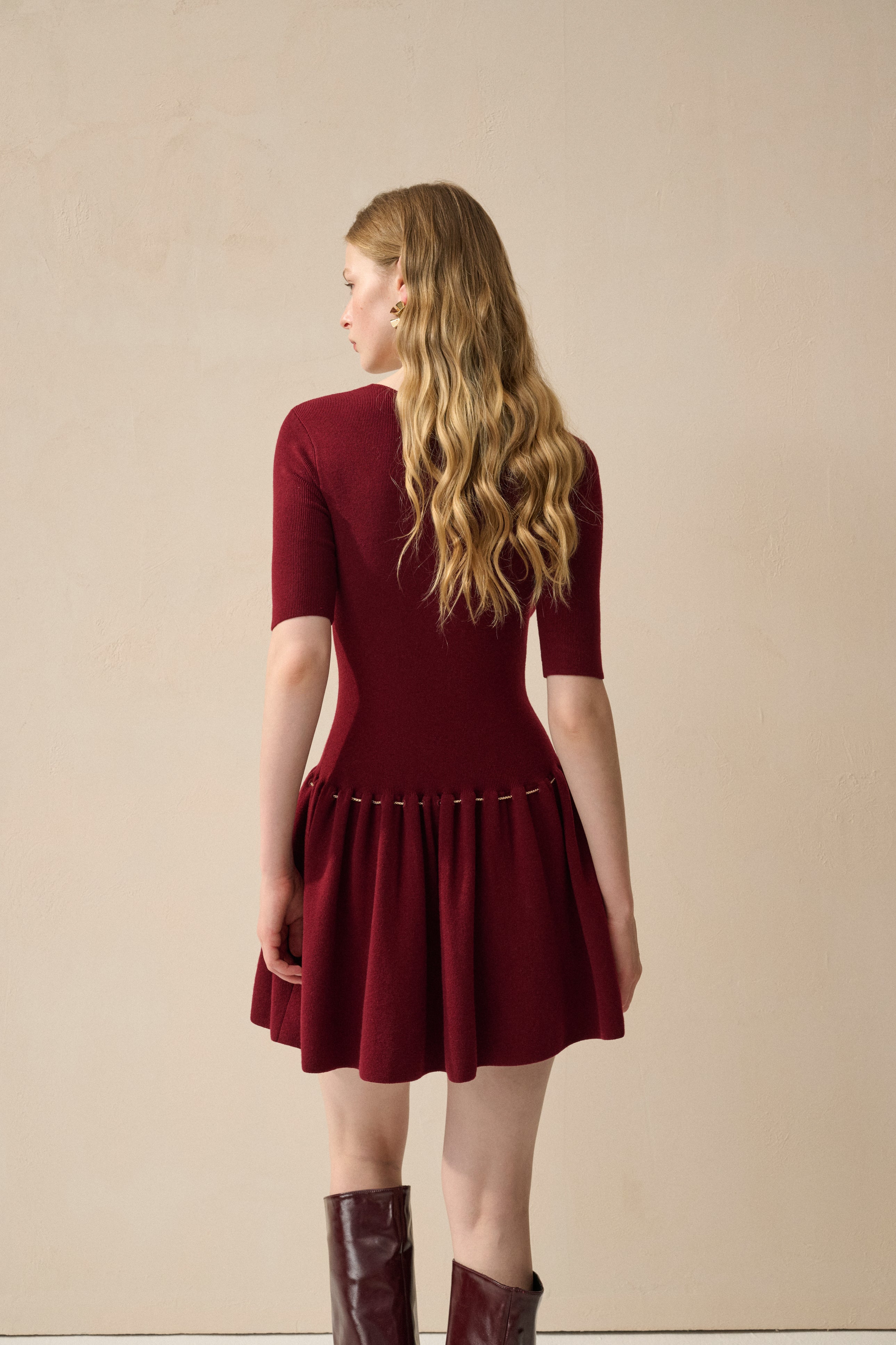 V neck short-sleeve mini dress