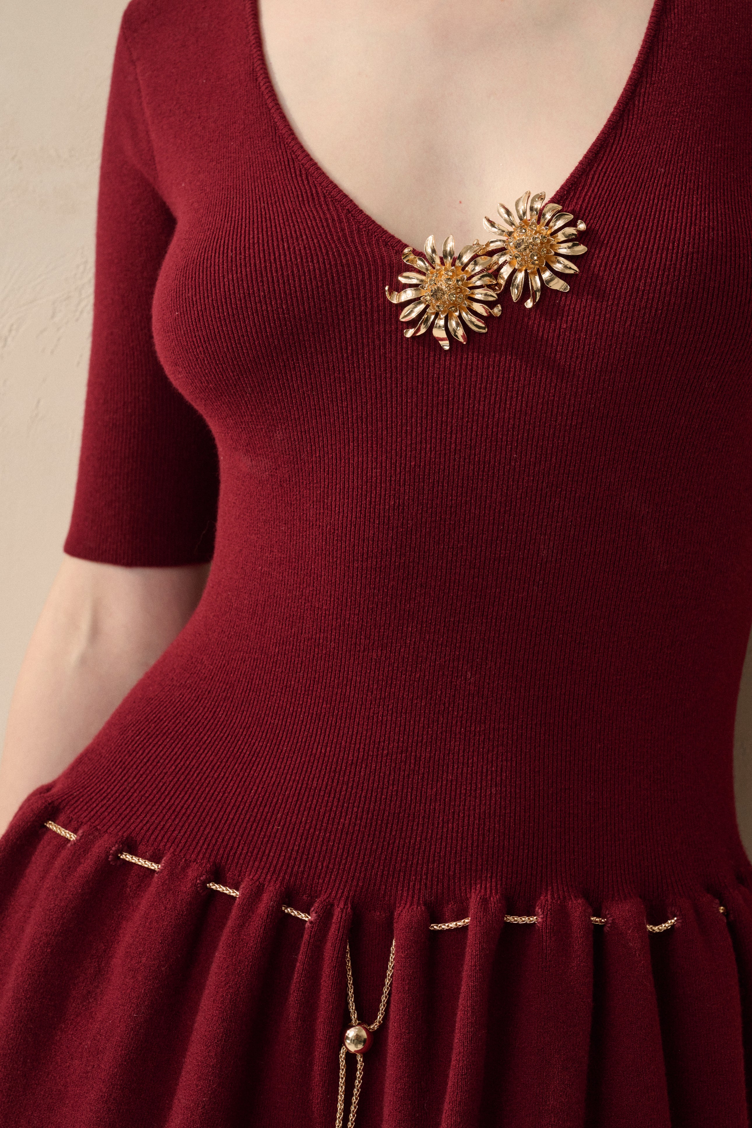 V neck short-sleeve mini dress